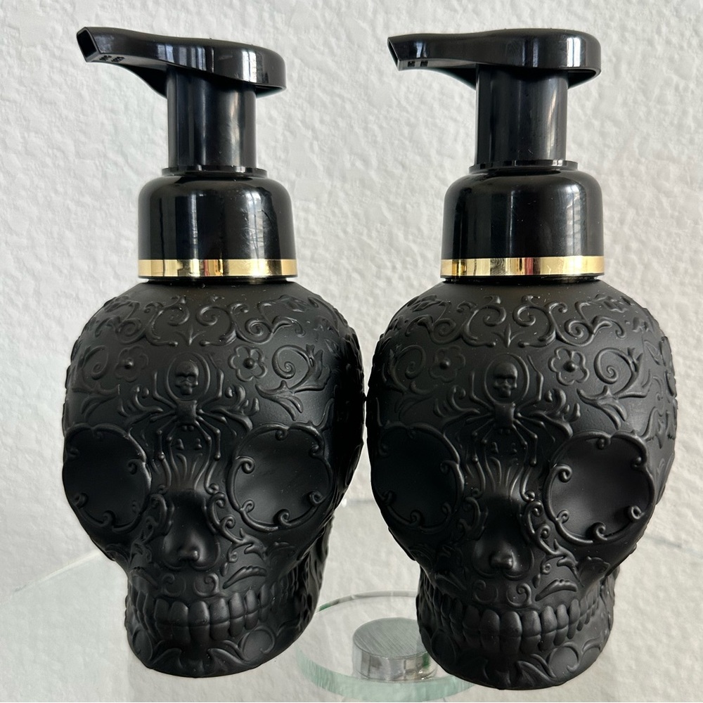 🎃 2 Vampire Blood
Gentle & Clean Foaming Hand Soaps - Picture 8 of 8